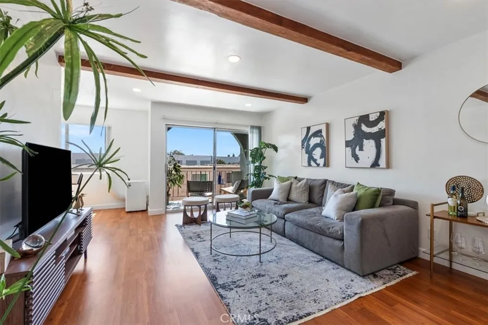 727 Eucalyptus Avenue #18 Inglewood, CA 90302