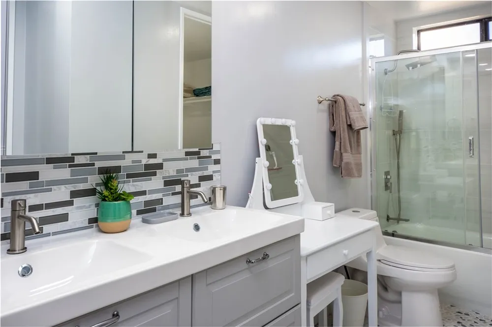 28817 Isleta Court Cathedral City, CA 92234