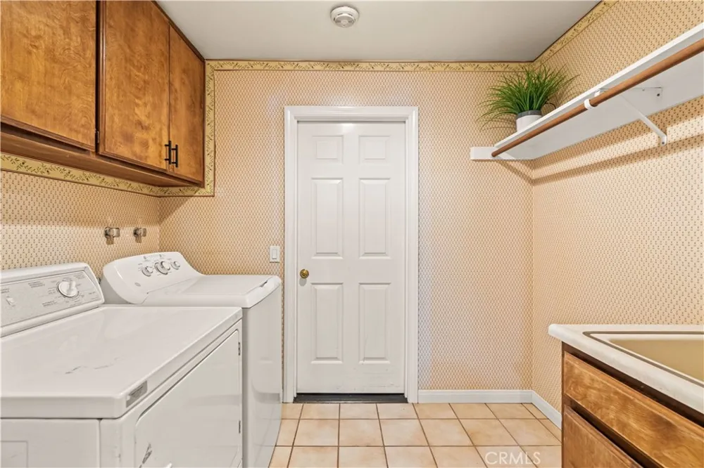 28235 Stonington Escondido, CA 92026
