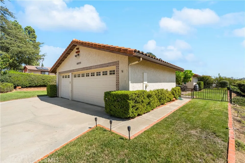 28235 Stonington Escondido, CA 92026