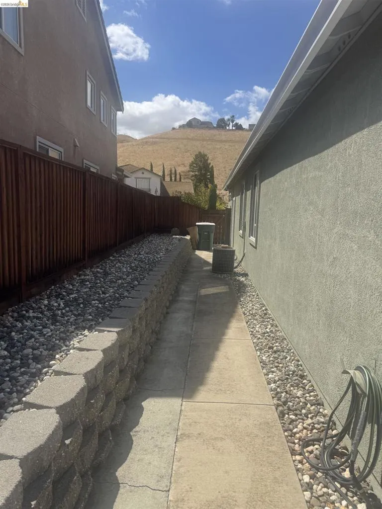 2385 Fieldgate Dr Pittsburg, CA 94565