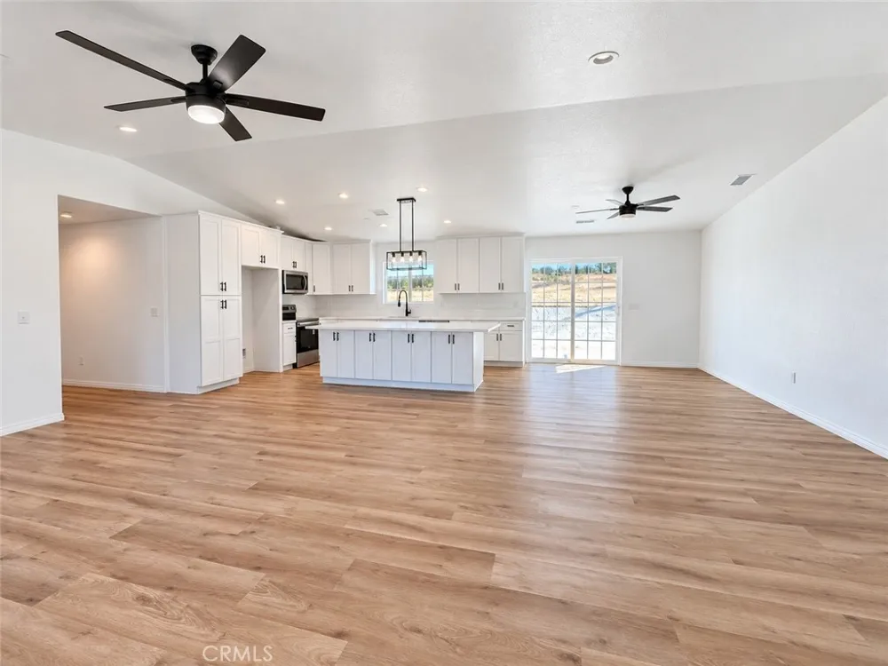 14685 Apple Valley Road Apple Valley, CA 92307