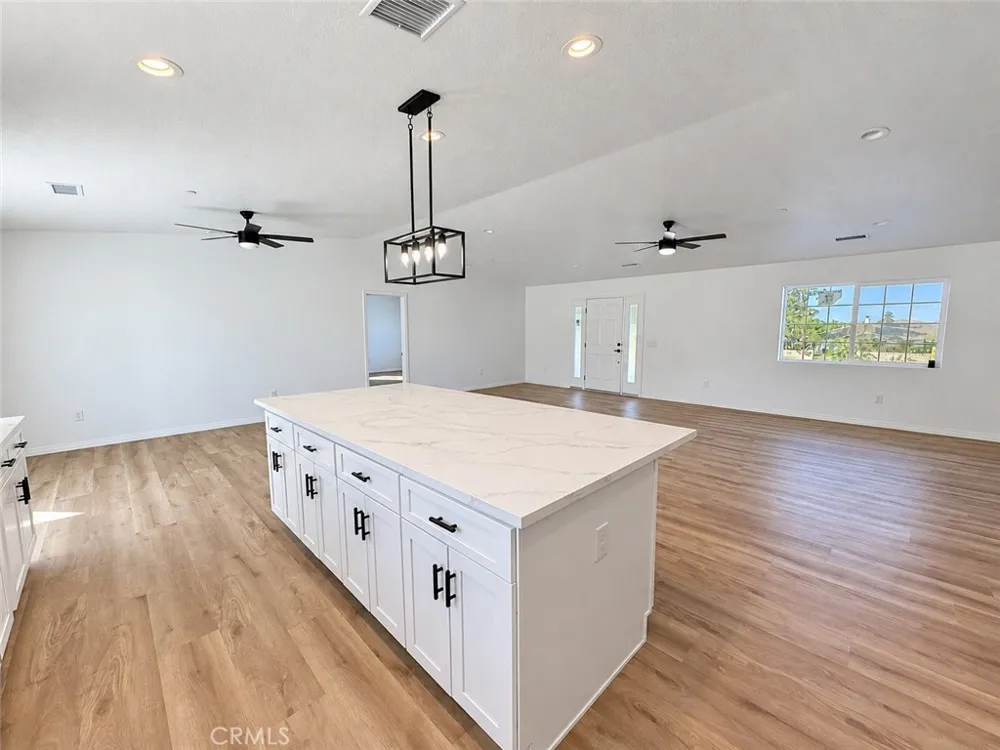 14685 Apple Valley Road Apple Valley, CA 92307