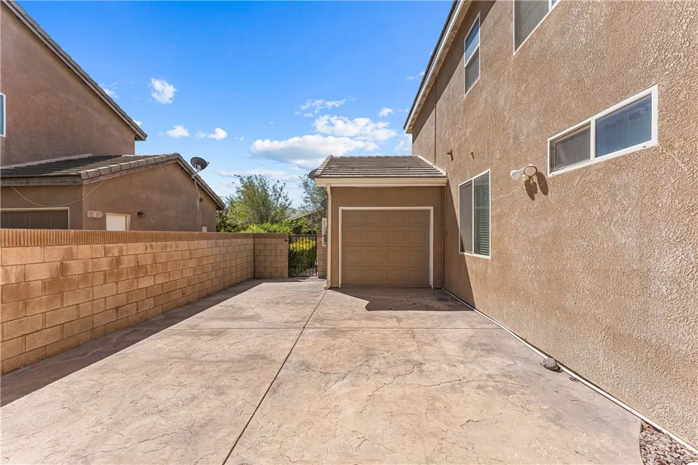 3107 W Lumber Street Lancaster, CA 93536
