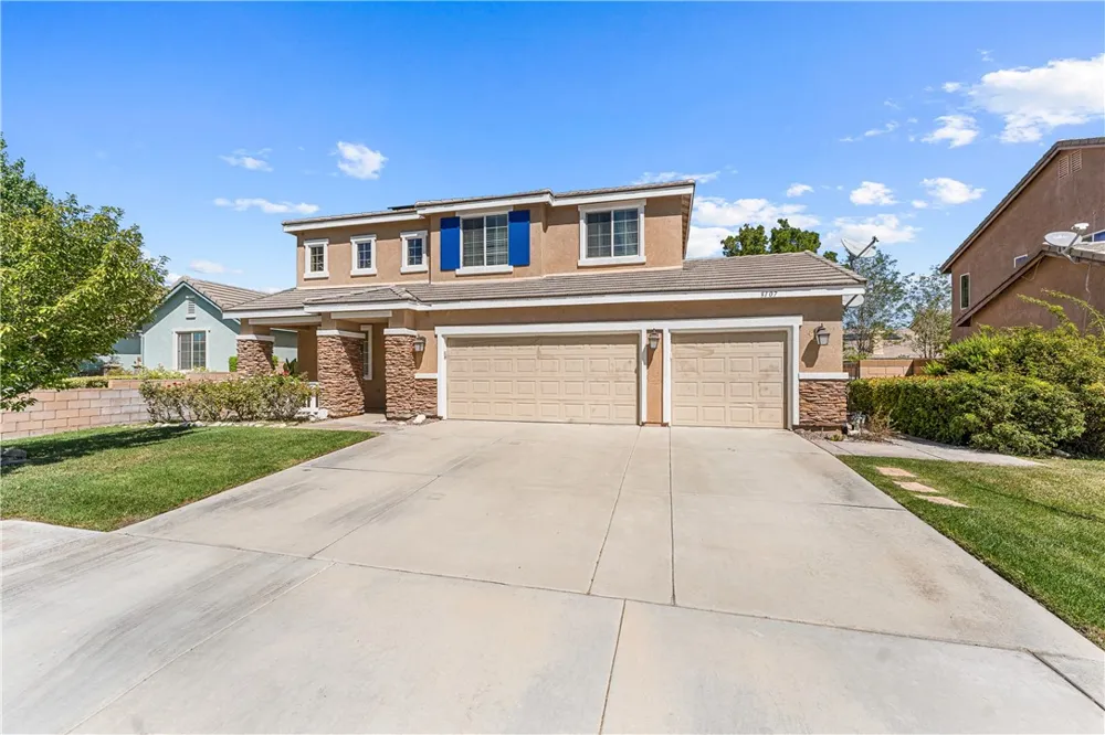 3107 W Lumber Street Lancaster, CA 93536