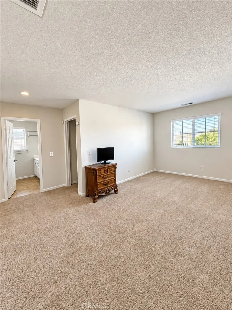 11411 Arlington Adelanto, CA 92301