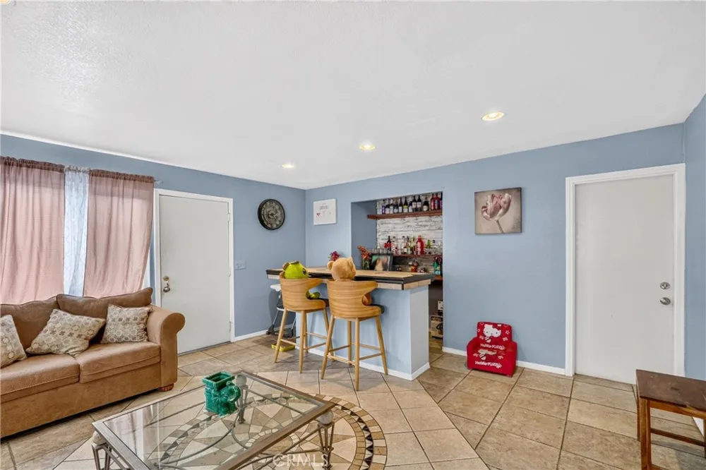 5945 Mckinley San Bernardino, CA 92404