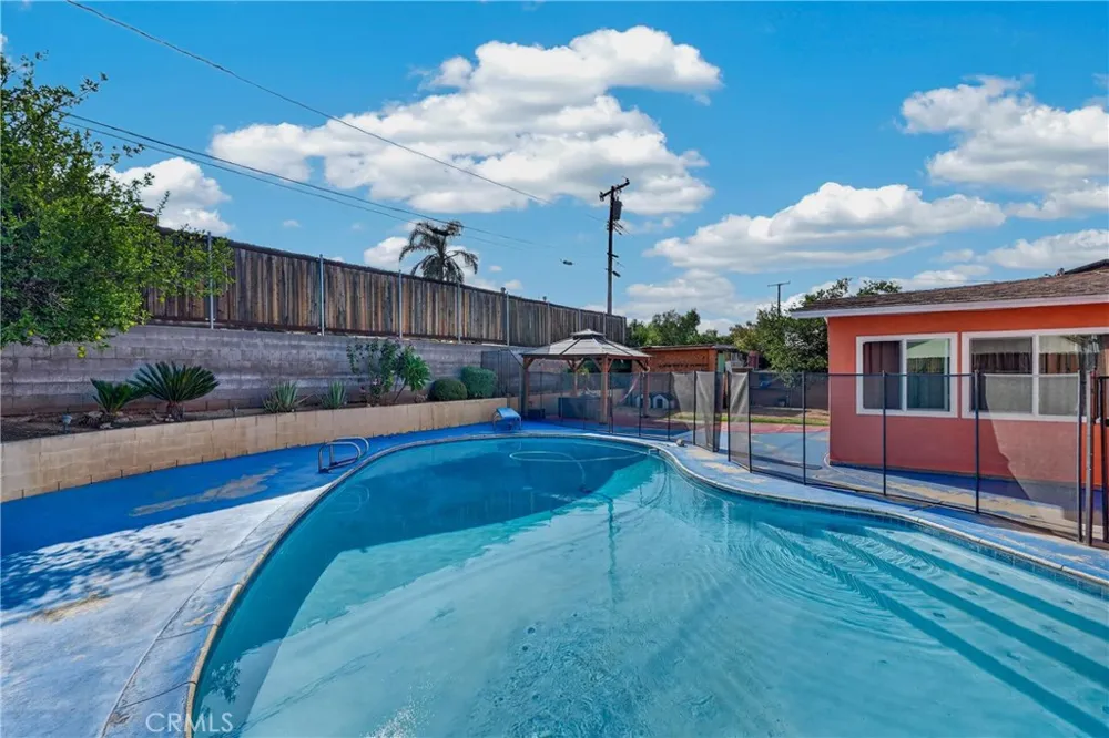5945 Mckinley San Bernardino, CA 92404