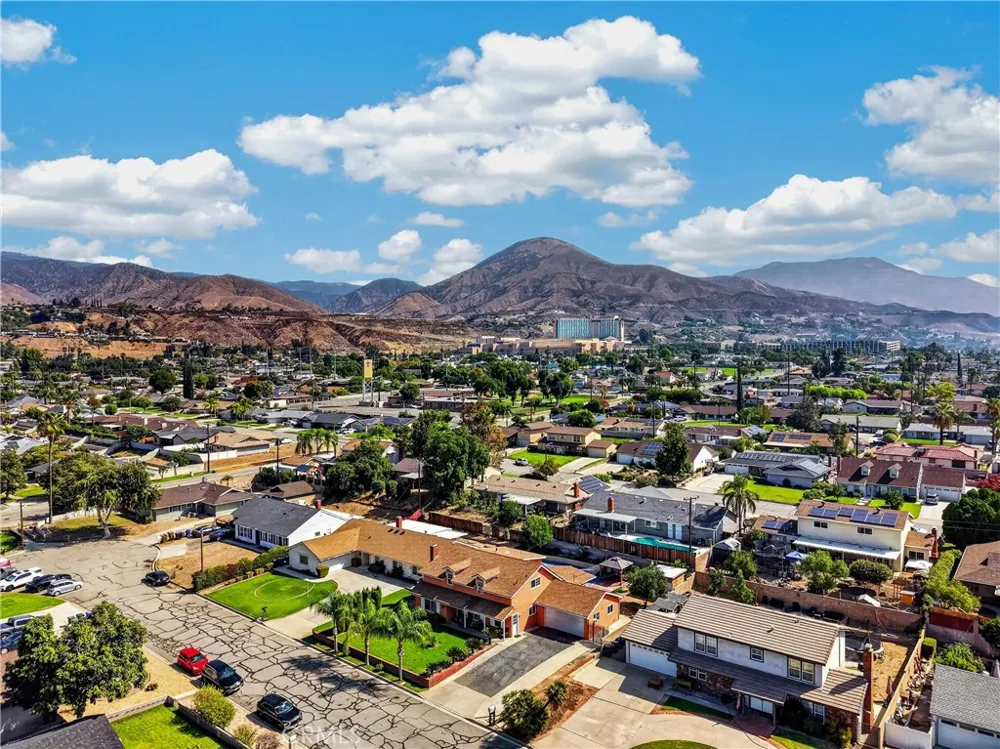 5945 Mckinley San Bernardino, CA 92404