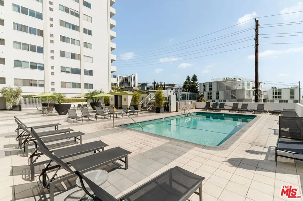 1155 La Cienega #1205 West Hollywood, CA 90069