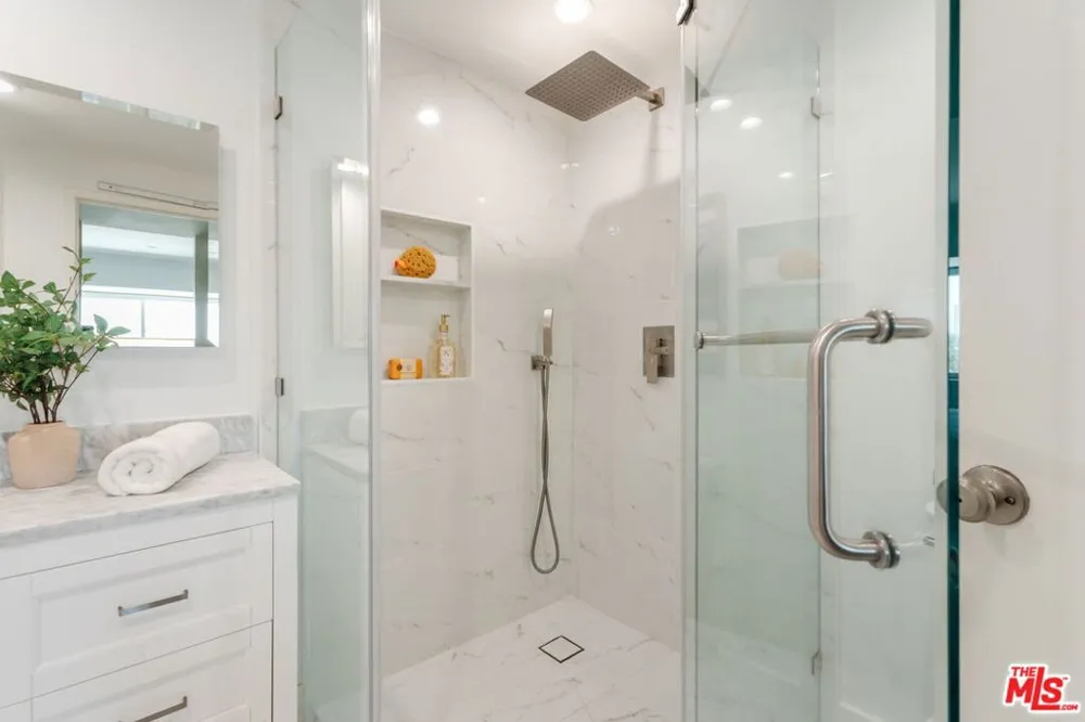 1155 La Cienega #1205 West Hollywood, CA 90069