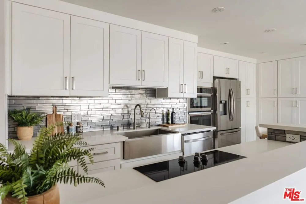 1155 La Cienega #1205 West Hollywood, CA 90069