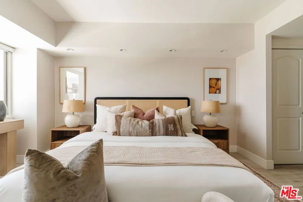 1155 La Cienega #1205 West Hollywood, CA 90069