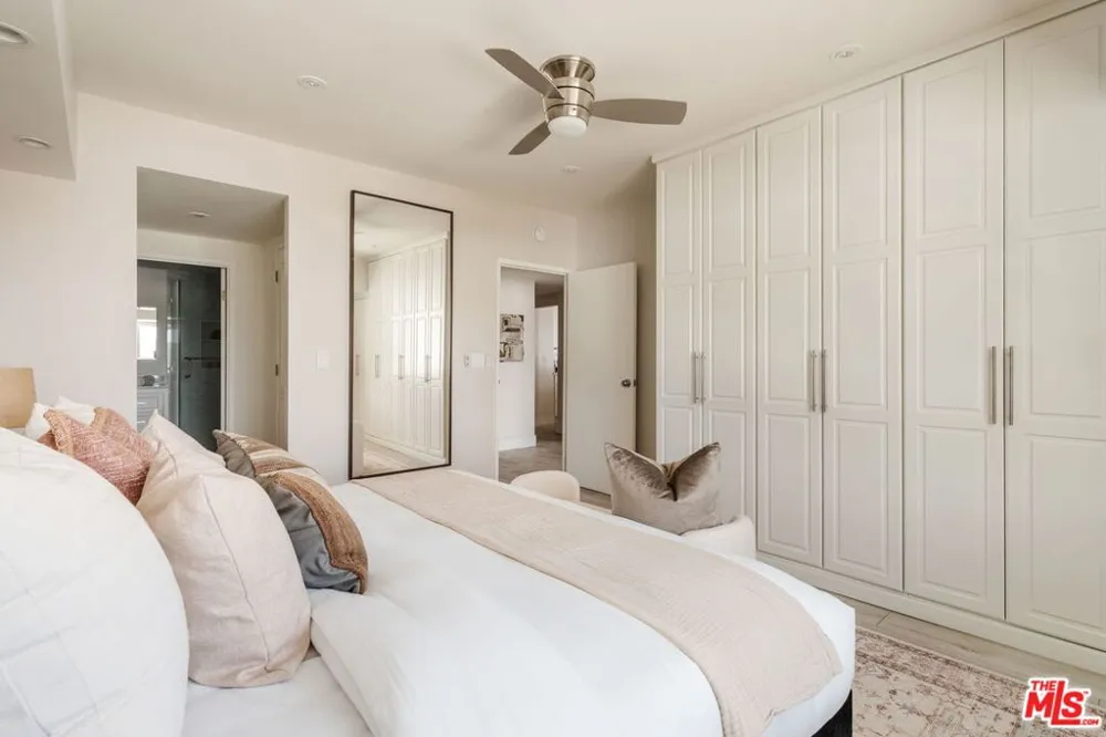 1155 La Cienega #1205 West Hollywood, CA 90069