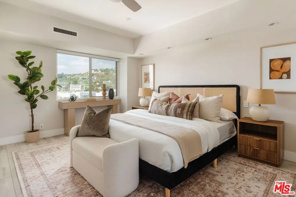 1155 La Cienega #1205 West Hollywood, CA 90069