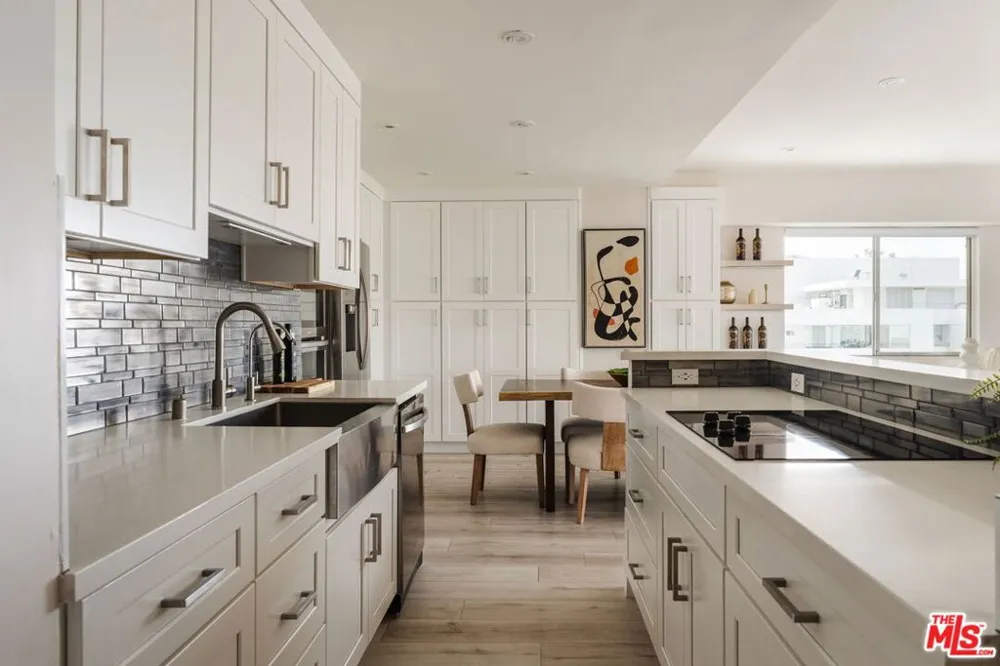 1155 La Cienega #1205 West Hollywood, CA 90069