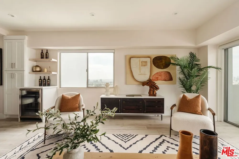1155 La Cienega #1205 West Hollywood, CA 90069