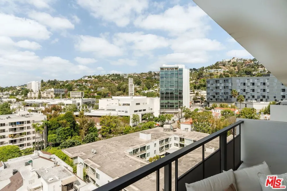 1155 La Cienega #1205 West Hollywood, CA 90069