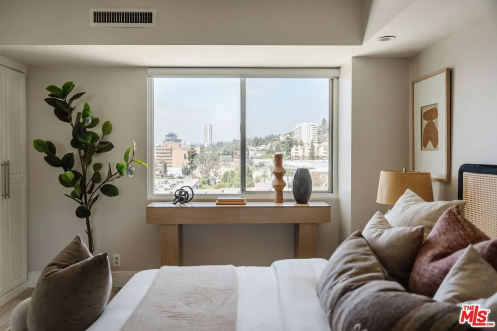 1155 La Cienega #1205 West Hollywood, CA 90069