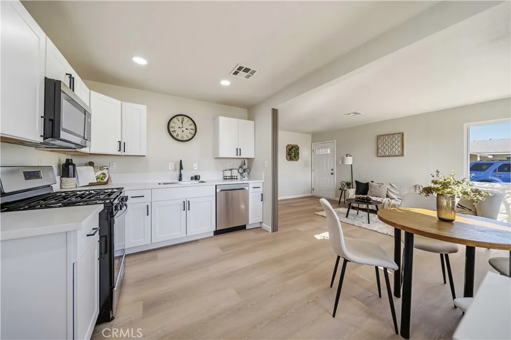 38615 22nd E Palmdale, CA 93550