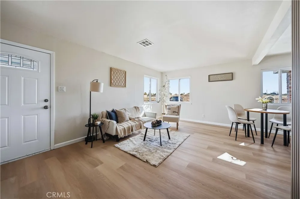 38615 22nd E Palmdale, CA 93550