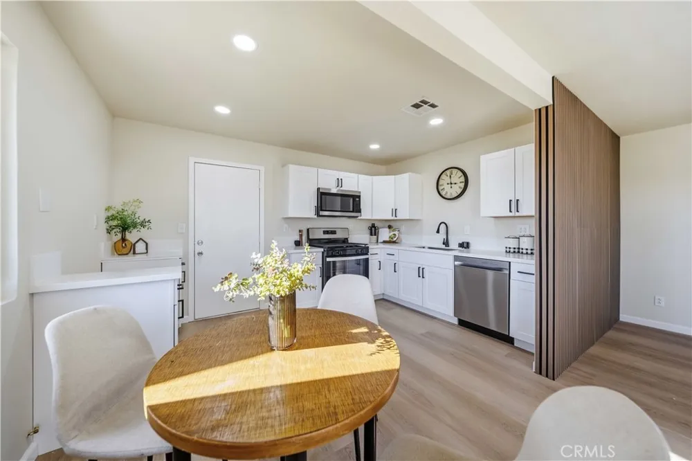 38615 22nd E Palmdale, CA 93550