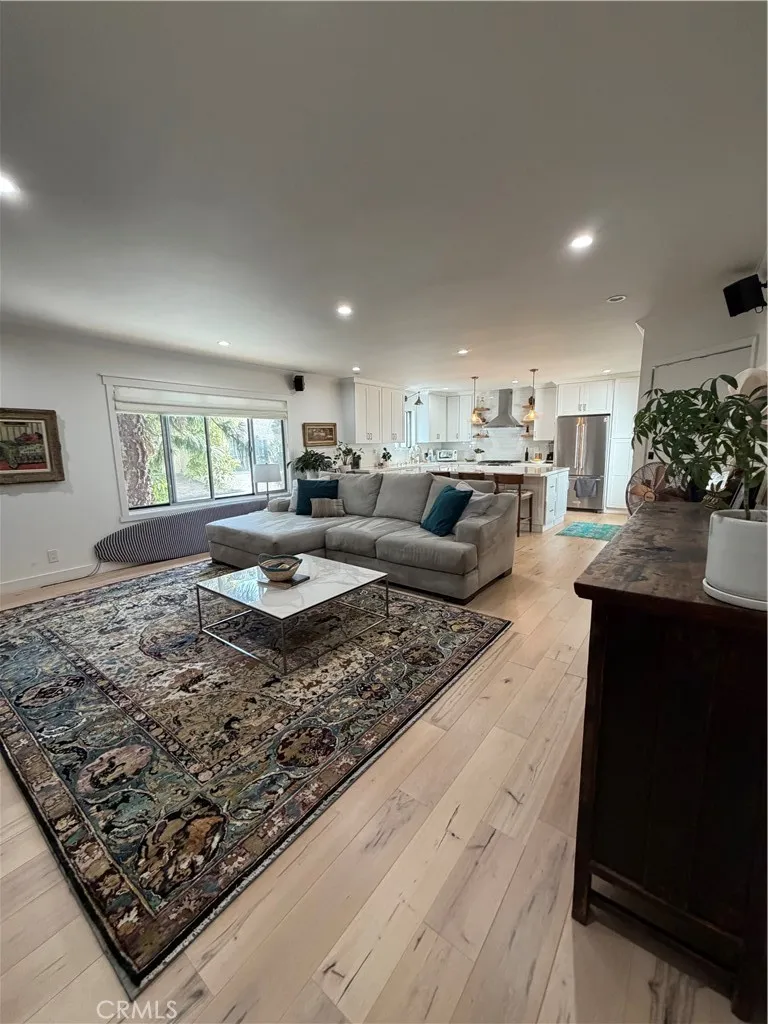 2312 6th #1 Santa Monica, CA 90405