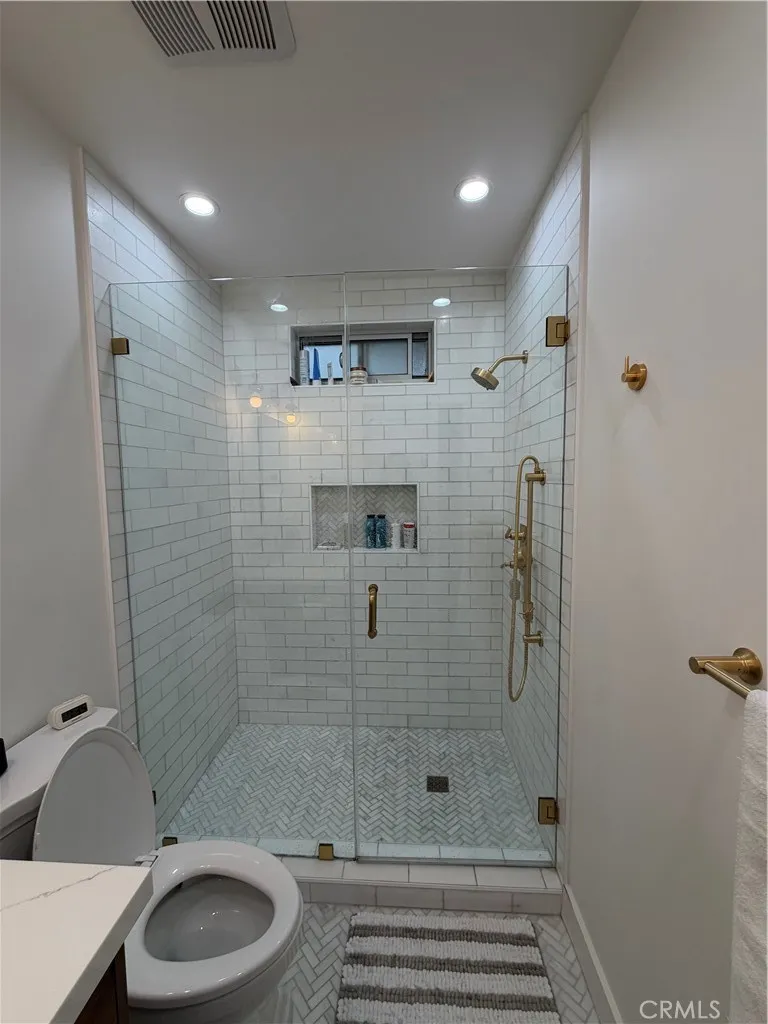 2312 6th #1 Santa Monica, CA 90405