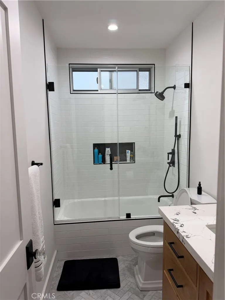 2312 6th #1 Santa Monica, CA 90405