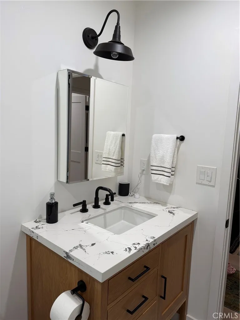 2312 6th #1 Santa Monica, CA 90405