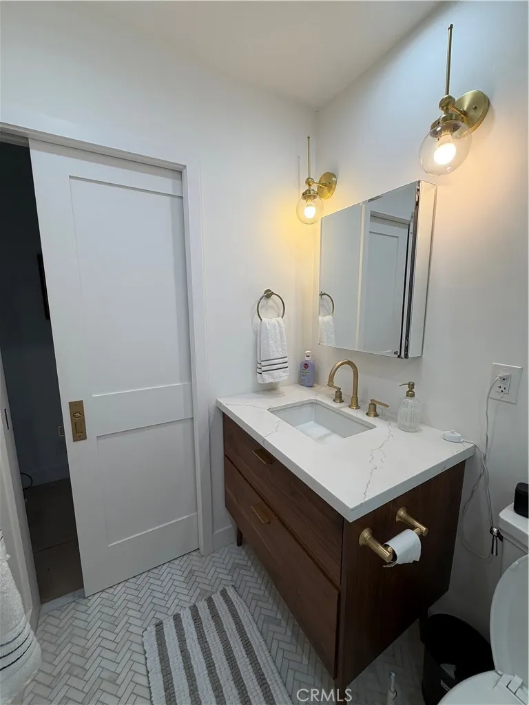 2312 6th #1 Santa Monica, CA 90405
