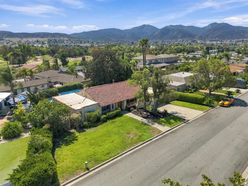 8621 Dunwoodie Rd Santee, CA 92071