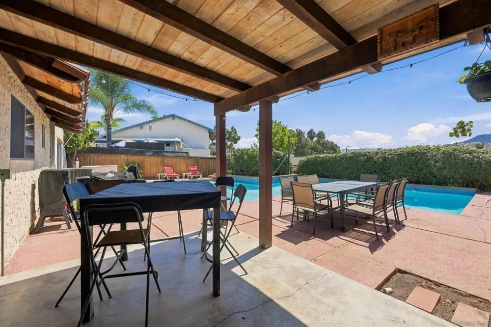 8621 Dunwoodie Rd Santee, CA 92071
