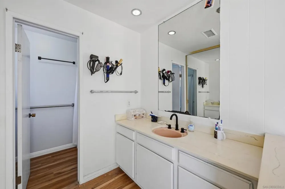 8621 Dunwoodie Rd Santee, CA 92071