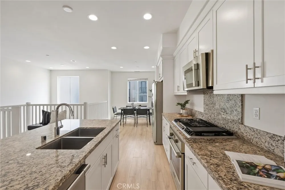 542 E Imperial Avenue El Segundo, CA 90245