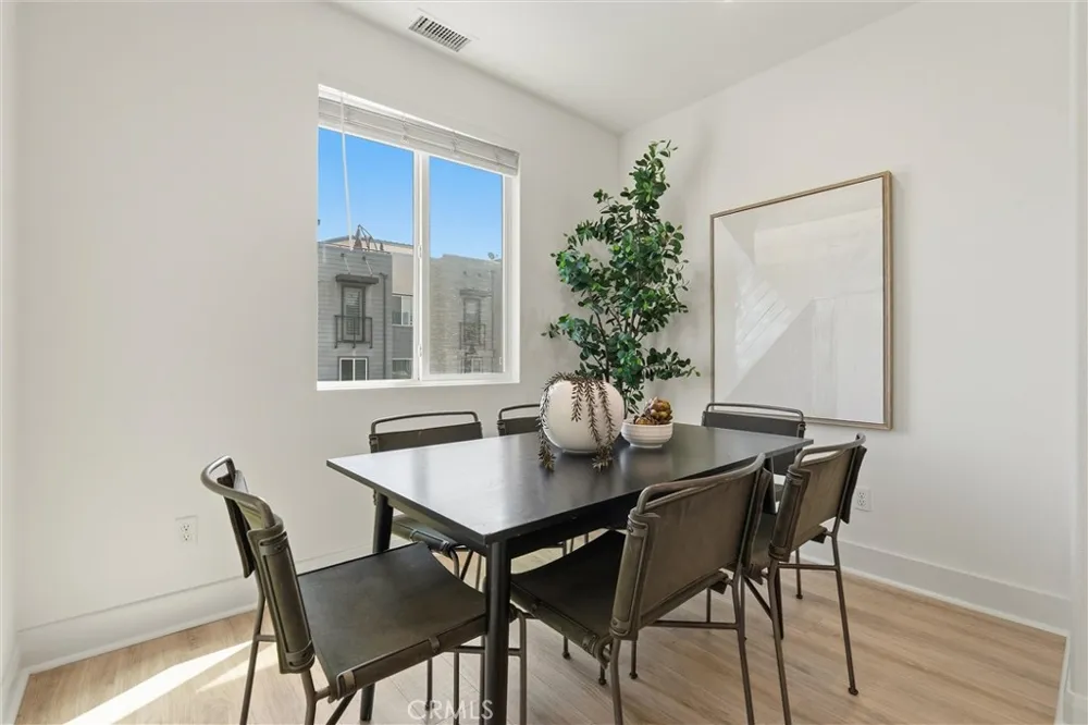 542 E Imperial Avenue El Segundo, CA 90245
