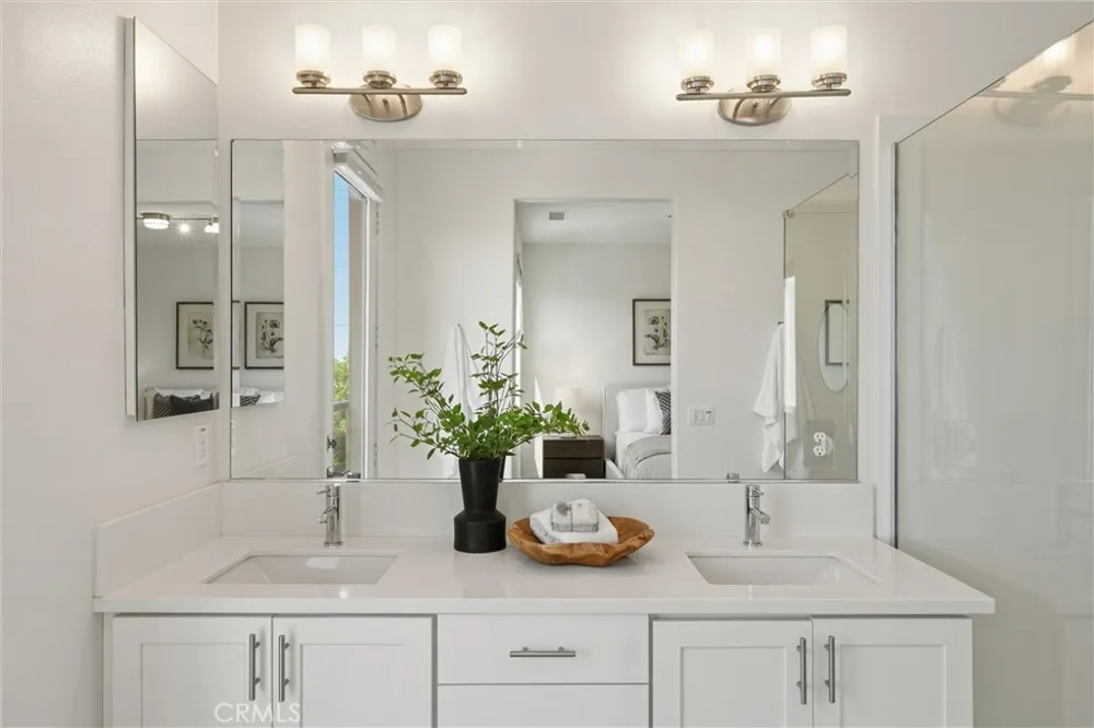 542 E Imperial Avenue El Segundo, CA 90245