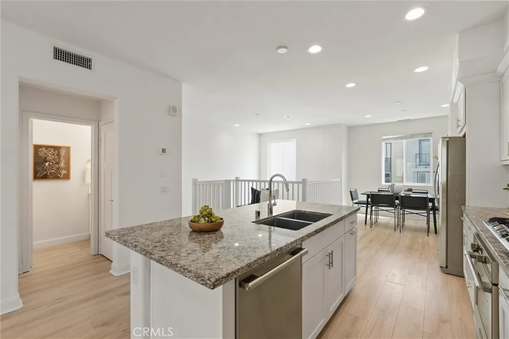 542 E Imperial Avenue El Segundo, CA 90245