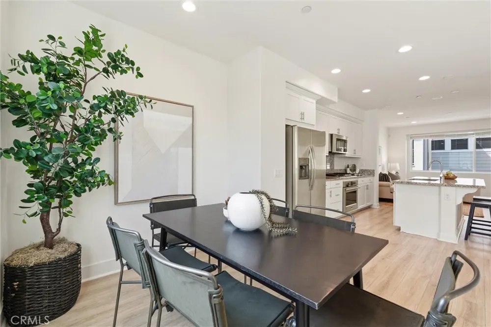 542 E Imperial Avenue El Segundo, CA 90245