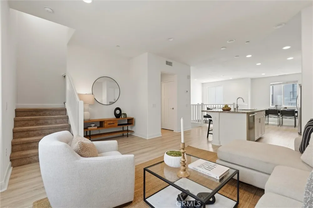 542 E Imperial Avenue El Segundo, CA 90245