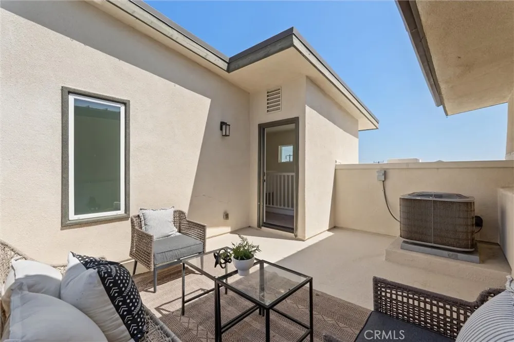 542 E Imperial Avenue El Segundo, CA 90245