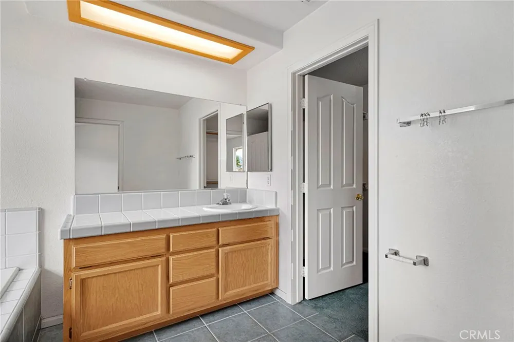 10432 Atsina Phelan, CA 92371