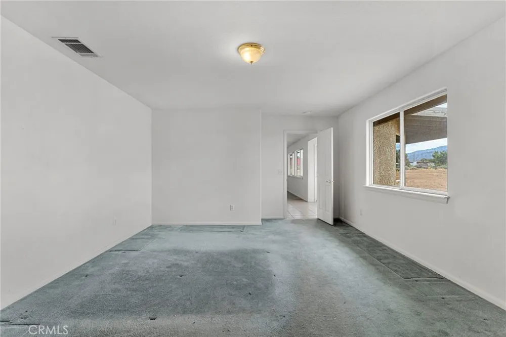 10432 Atsina Phelan, CA 92371