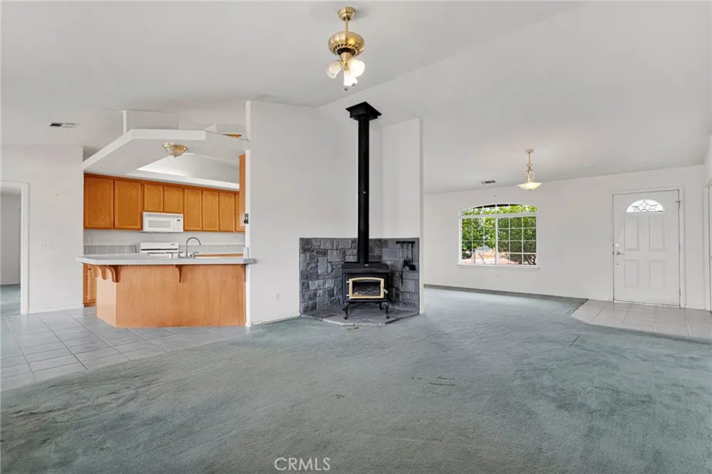 10432 Atsina Phelan, CA 92371