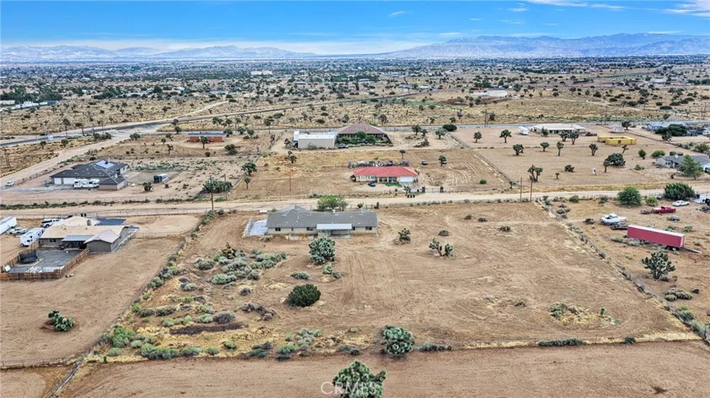 10432 Atsina Phelan, CA 92371