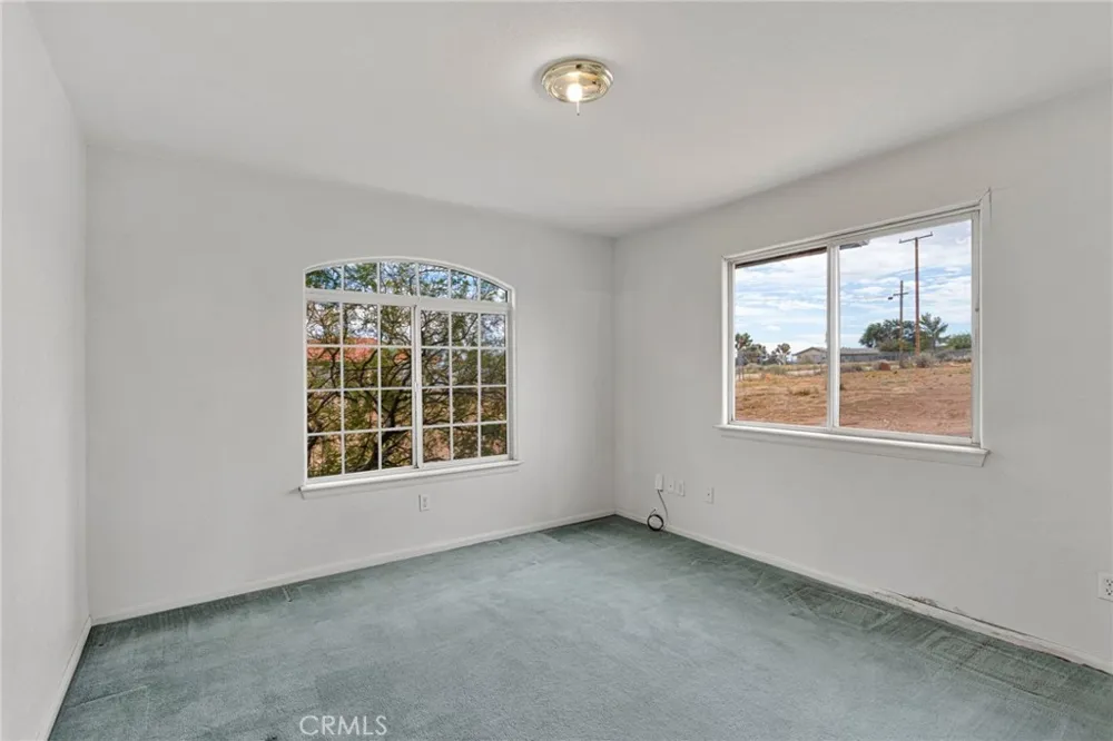10432 Atsina Phelan, CA 92371