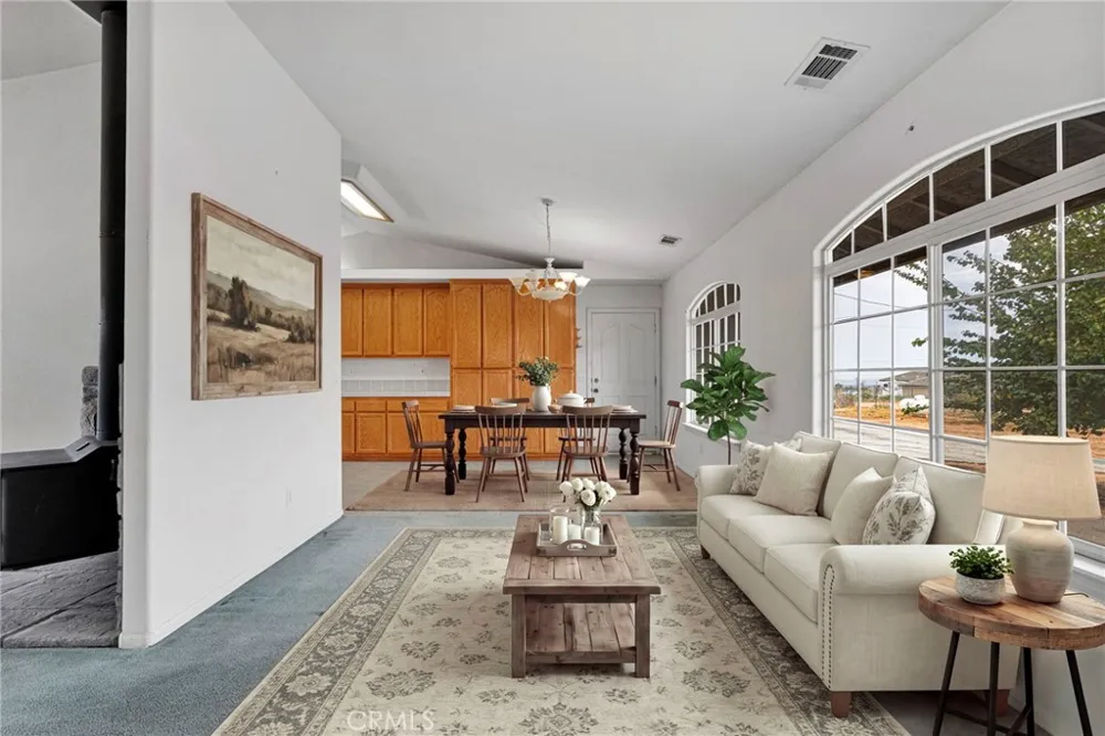 10432 Atsina Phelan, CA 92371