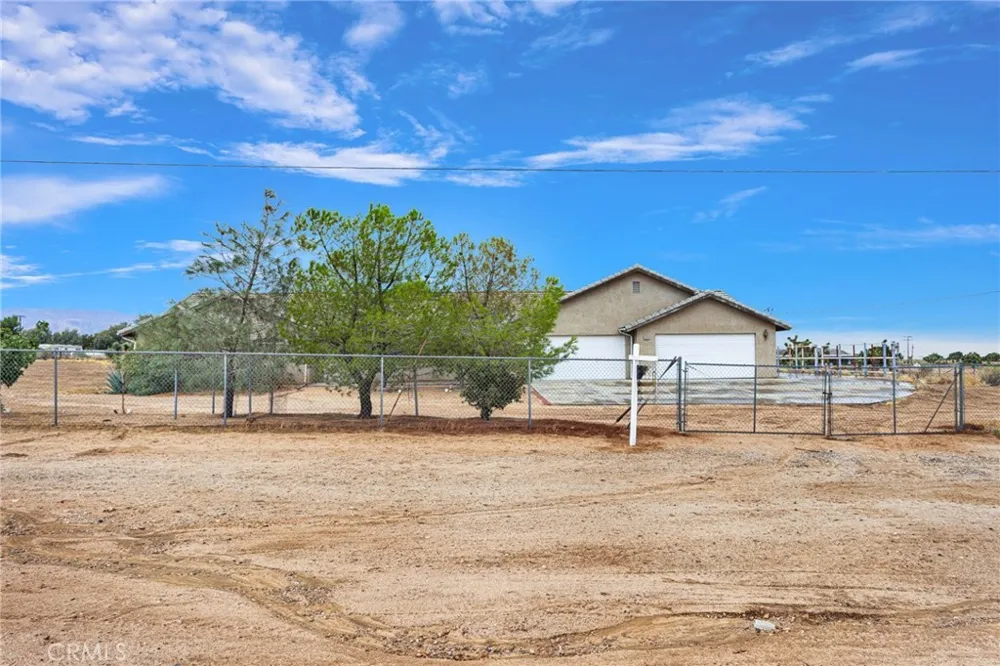 10432 Atsina Phelan, CA 92371