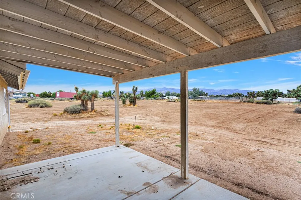 10432 Atsina Phelan, CA 92371
