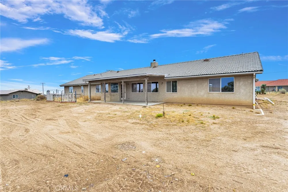 10432 Atsina Phelan, CA 92371